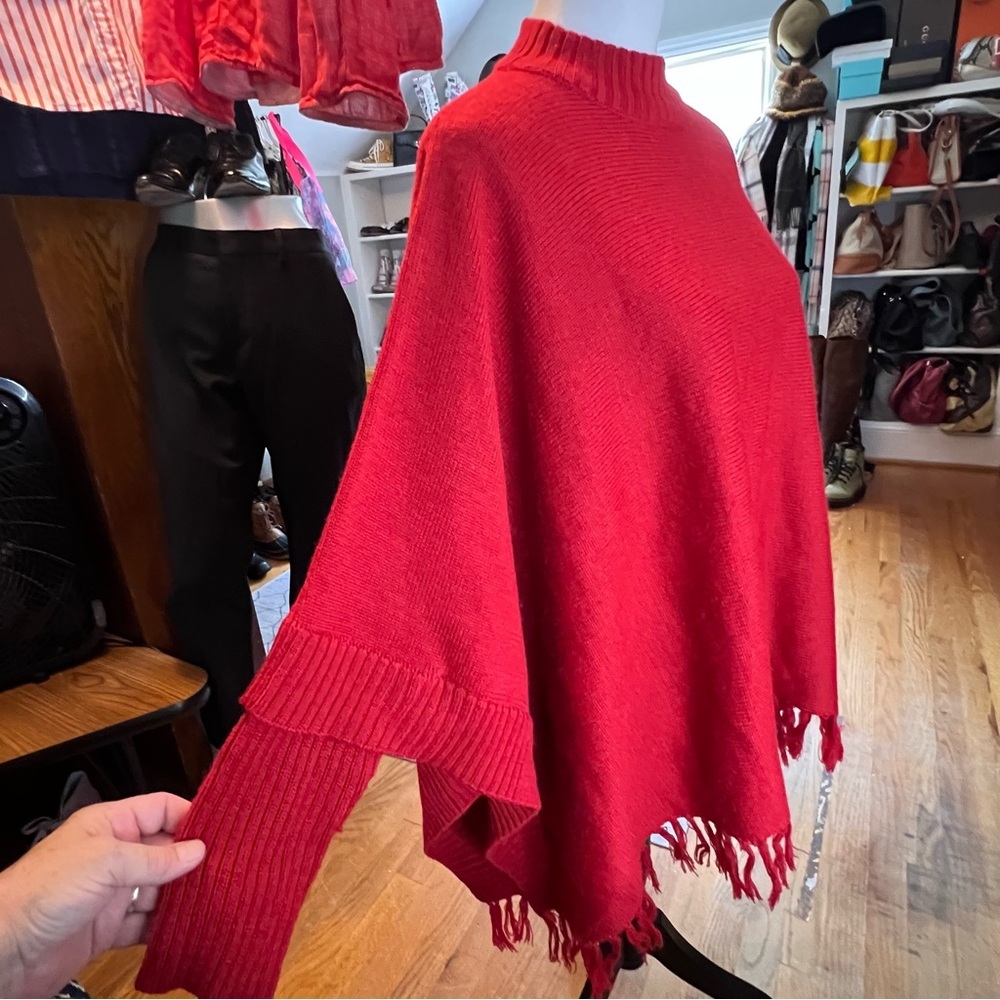 REVUE CLOTHING Women's Red Wool Blend Sweater Poncho - Picture 6 of 8